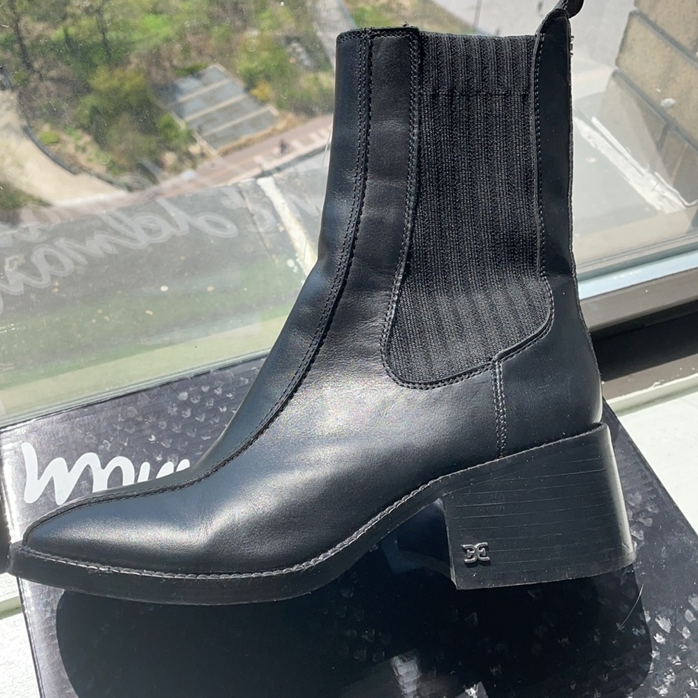 Sam Edelman Dasha Black Leather Chelsea Boot 7 - Picture 5 of 11